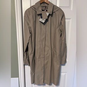 Women’s London Fog Tan Trench Coat Lightweight and Versatile